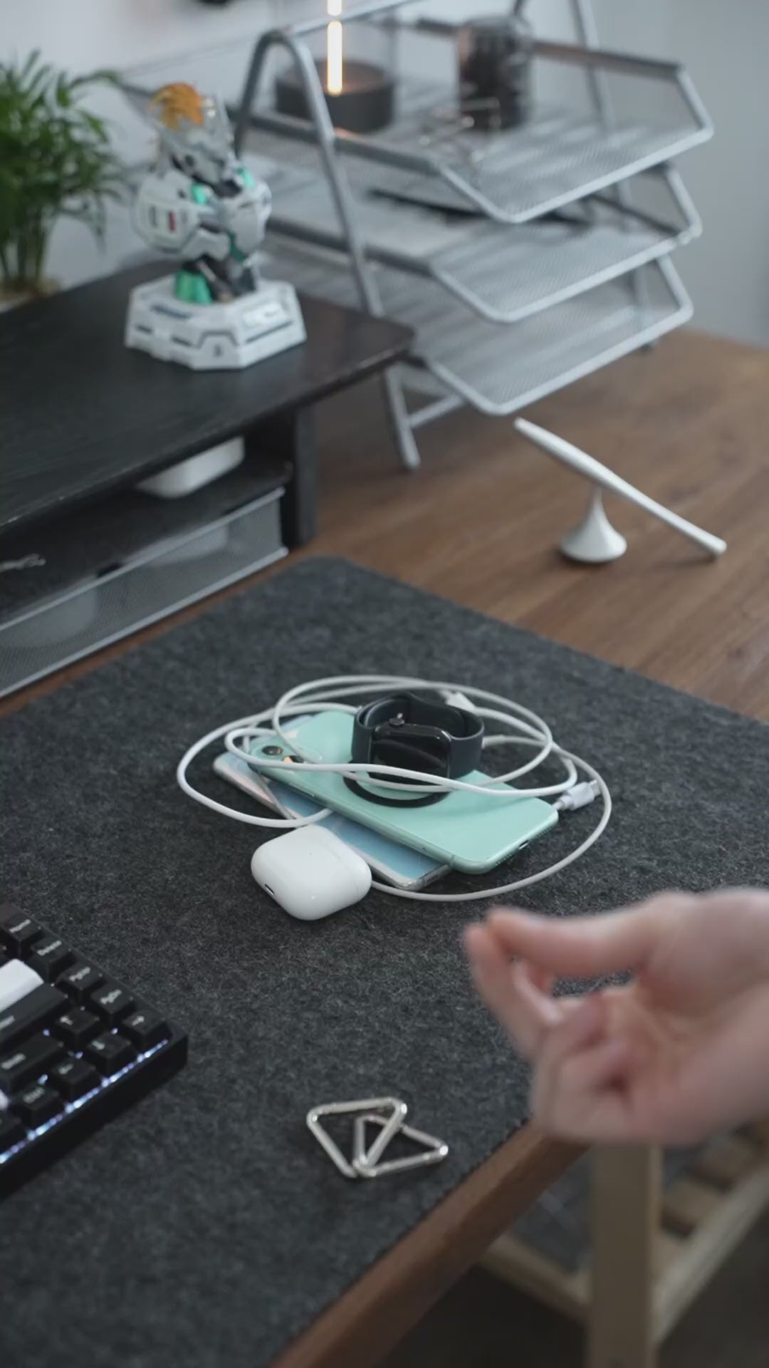 7-in-1 Dual Phone Wireless Charging Dock with Clock & Light, 33W Fast Charger for iPhone, Apple Watch & AirPods