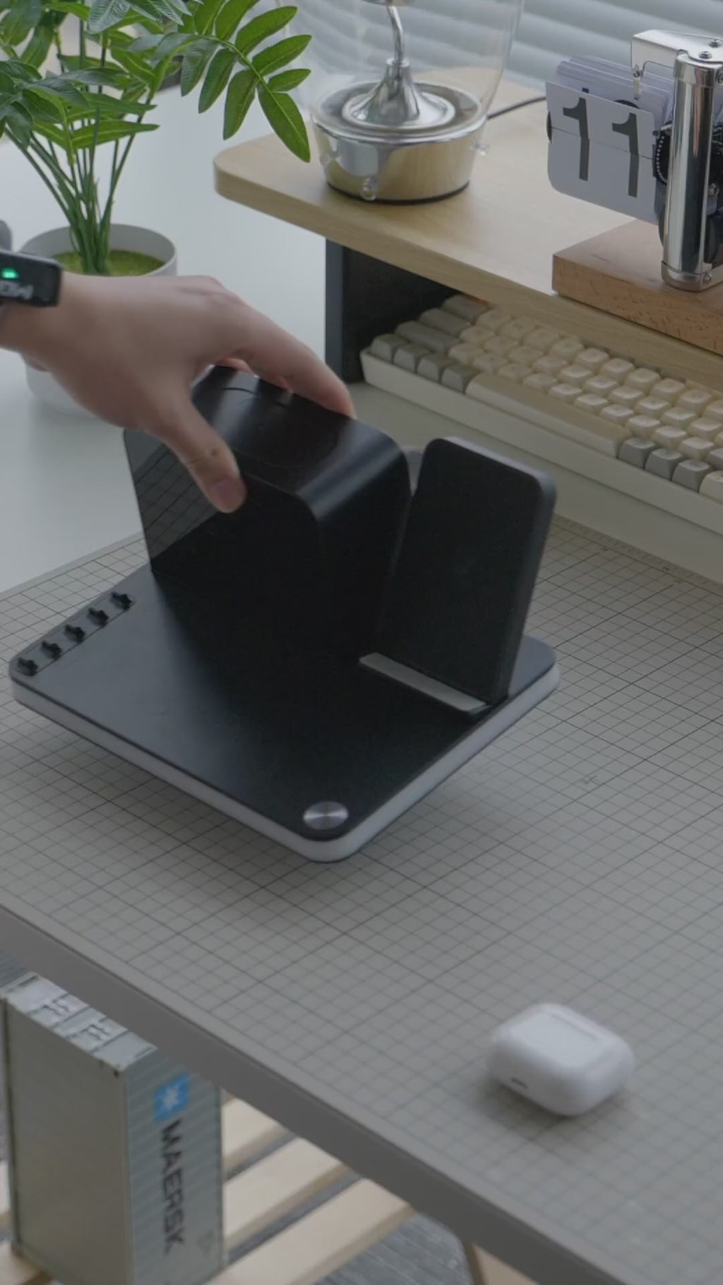 7-in-1 Dual Phone Wireless Charging Dock with Clock & Light, 33W Fast Charger for iPhone, Apple Watch & AirPods