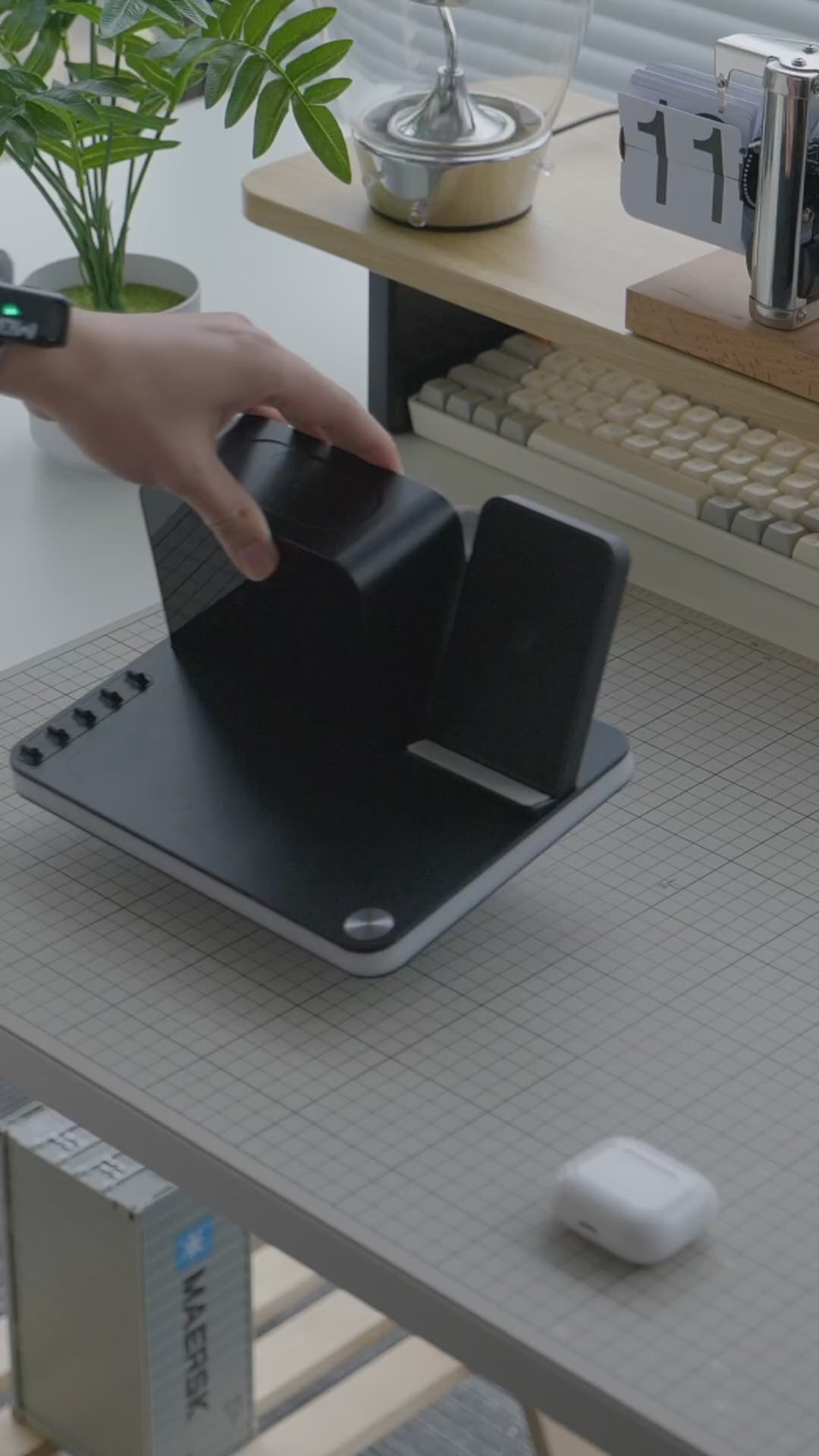 7-in-1 Dual Phone Wireless Charging Dock with Clock & Light, 33W Fast Charger for iPhone, Apple Watch & AirPods