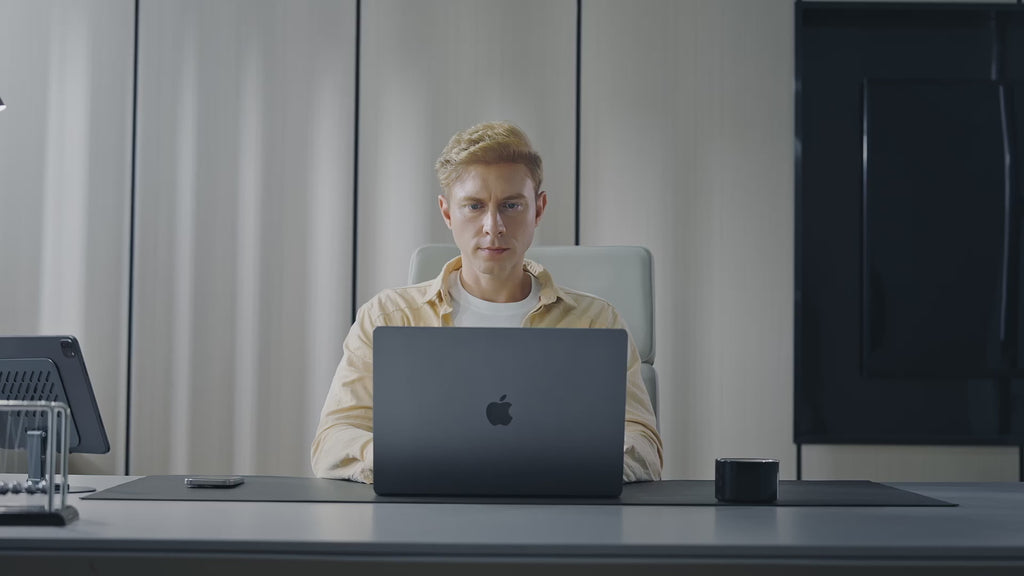 AOHI Future Starship 27600mAh Power Bank – 240W PD 3.1 Fast Charging Portable Charger for Laptops, iPhones, iPads & MacBooks